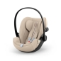 Preview: CYBEX Cloud G3 Plus Babyschale Almond Beige – schräge Vorderansicht